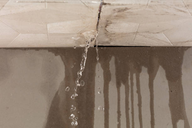 Professional Water Extraction technician working in Garrettsville, OH